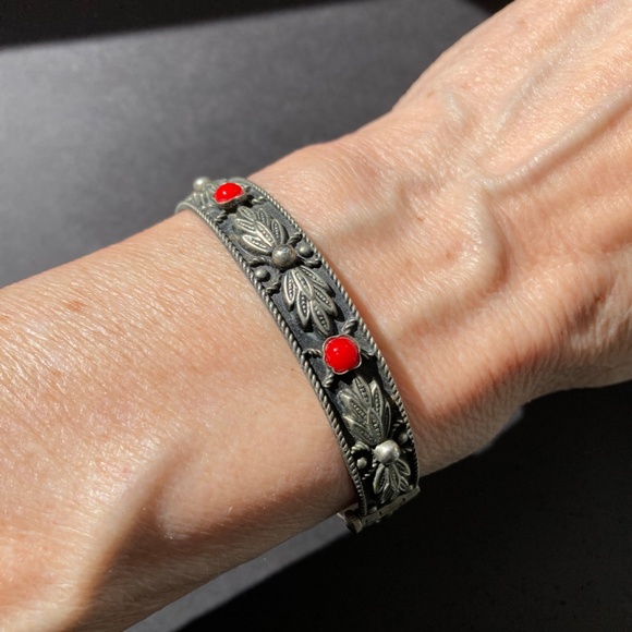 Italian alpaca silver and red stone bracelet. - Picture 8 of 10
